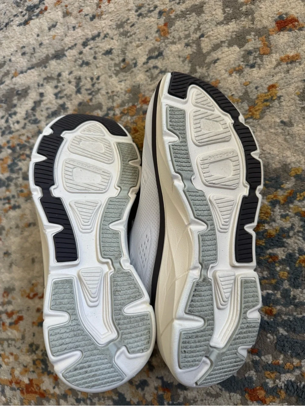 Sketchers D’Lux Walker 2.0 Sneakers